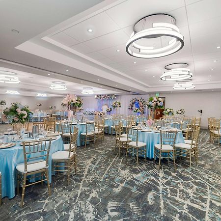 Doubletree By Hilton Carson Hotel Екстериор снимка