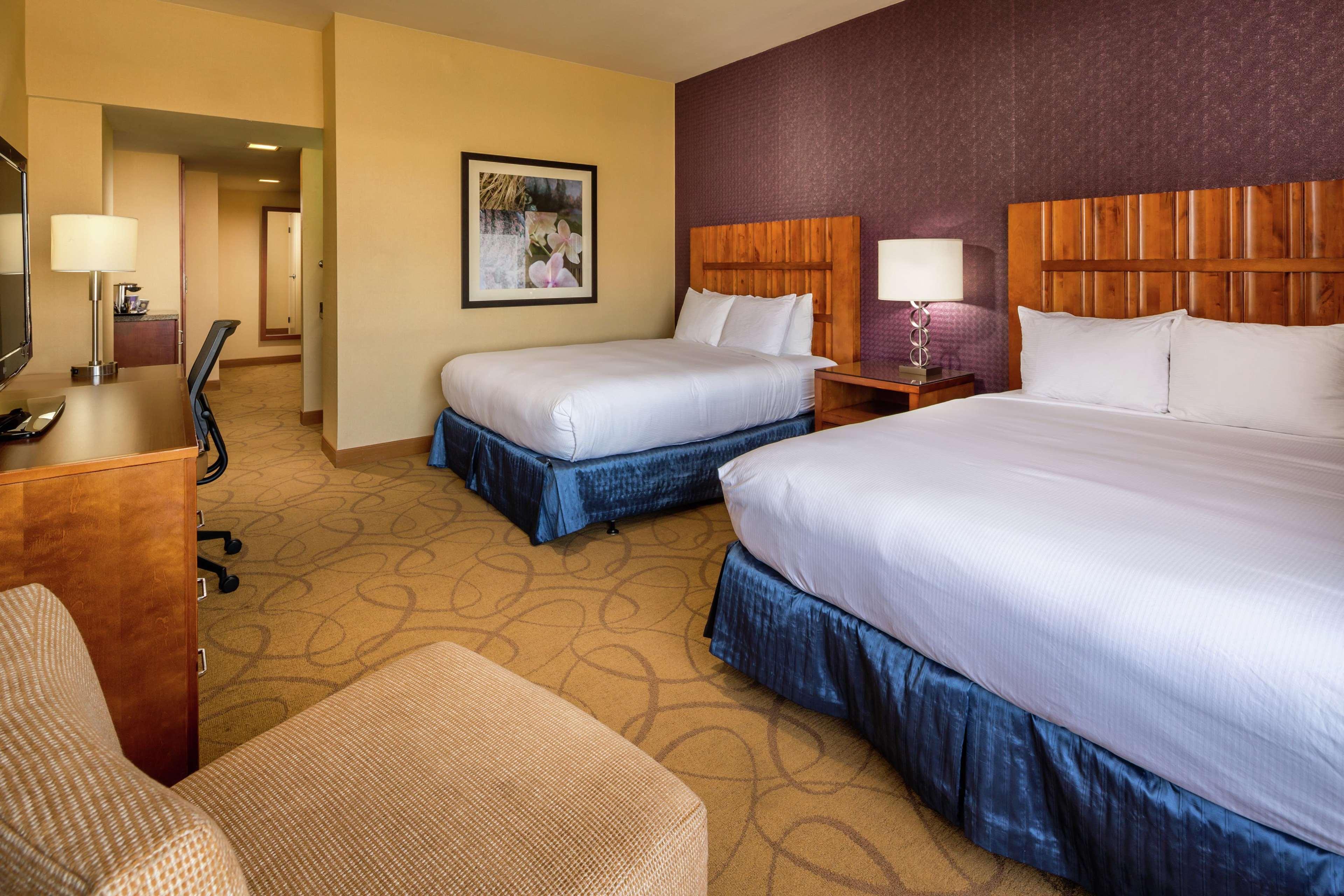 Doubletree By Hilton Carson Hotel Екстериор снимка