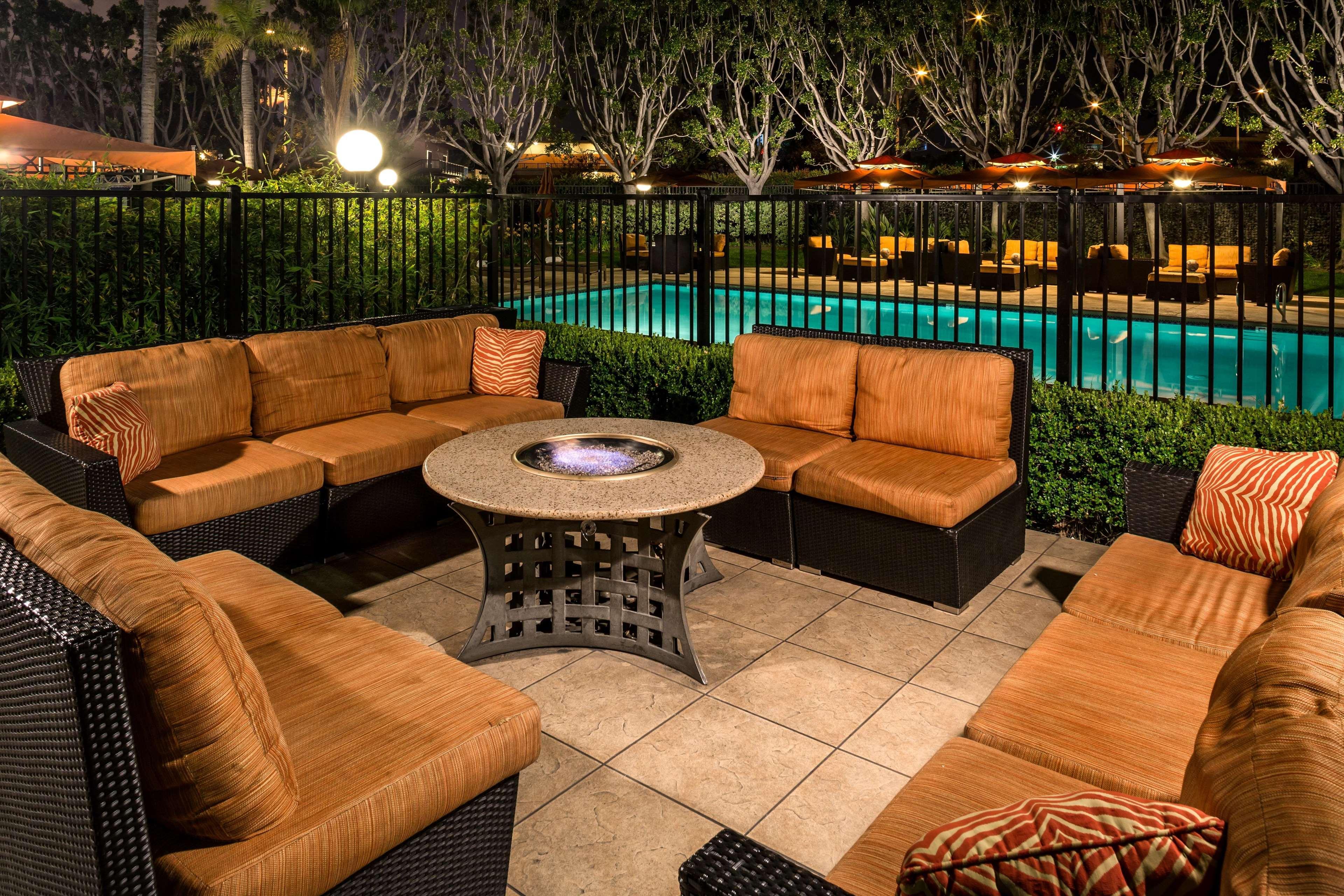Doubletree By Hilton Carson Hotel Екстериор снимка