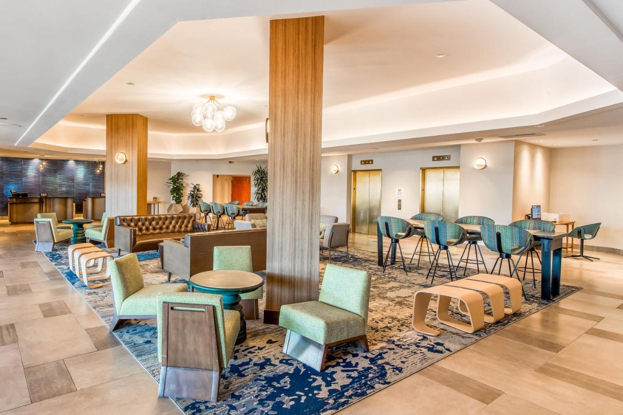 Doubletree By Hilton Carson Hotel Екстериор снимка