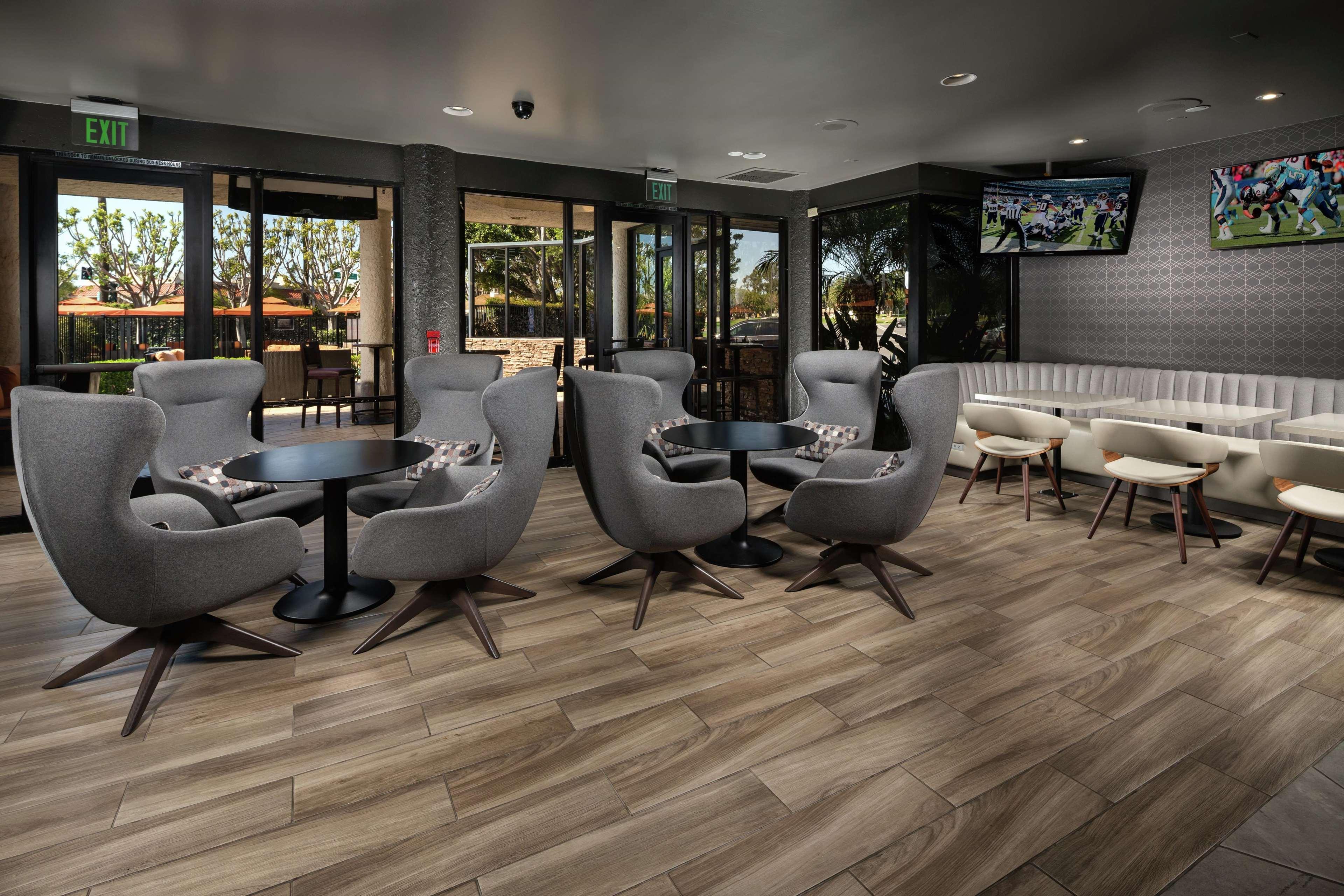 Doubletree By Hilton Carson Hotel Екстериор снимка