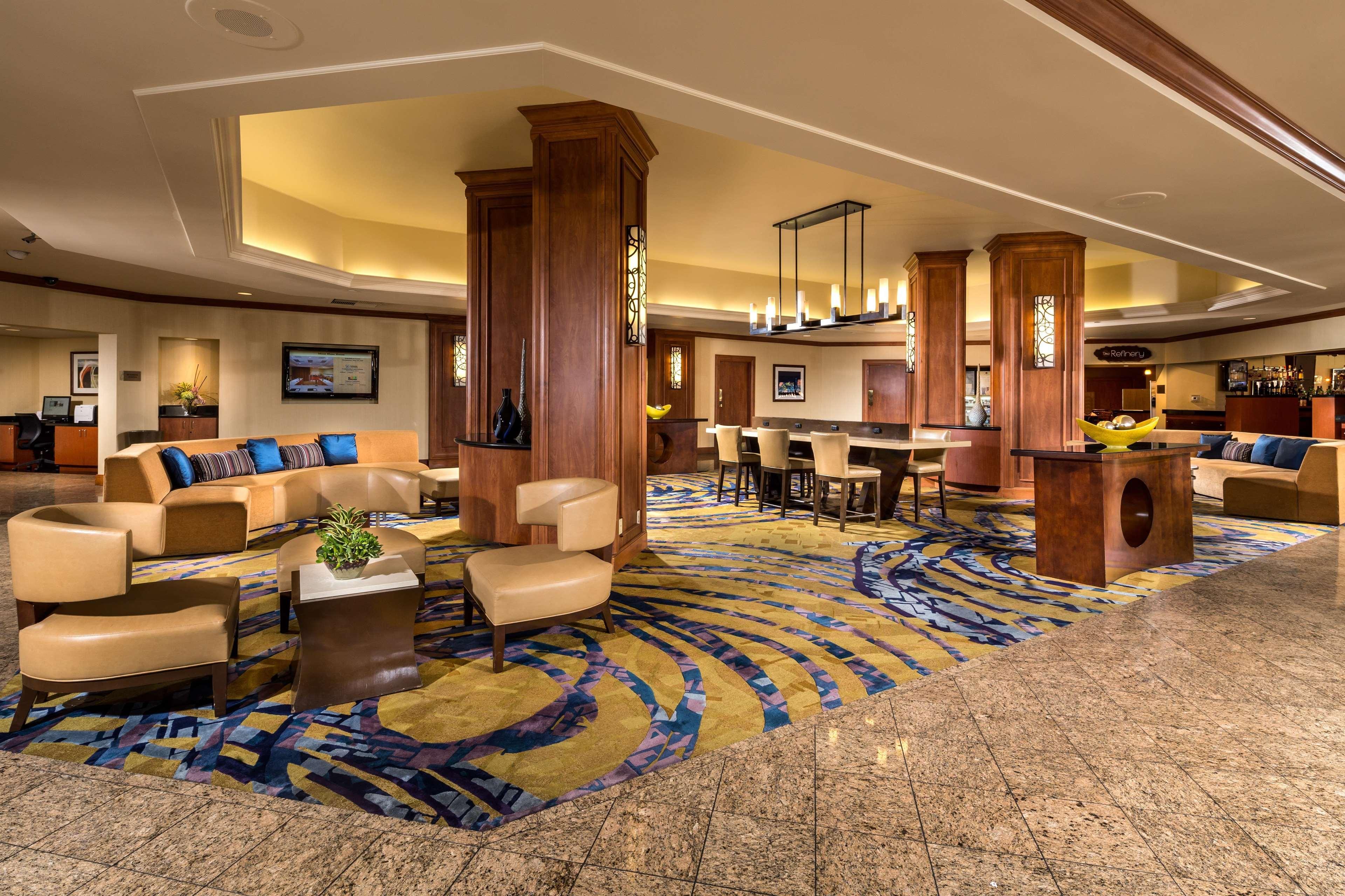 Doubletree By Hilton Carson Hotel Екстериор снимка