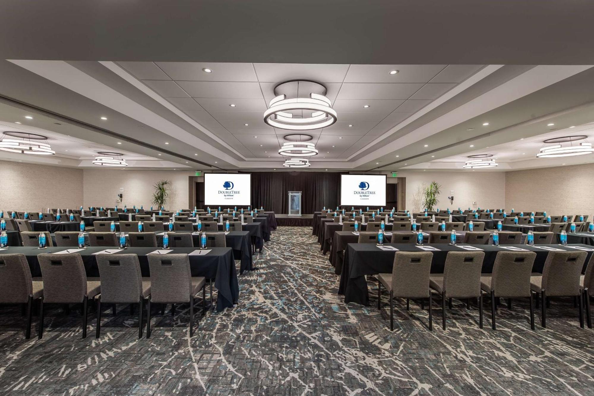 Doubletree By Hilton Carson Hotel Екстериор снимка